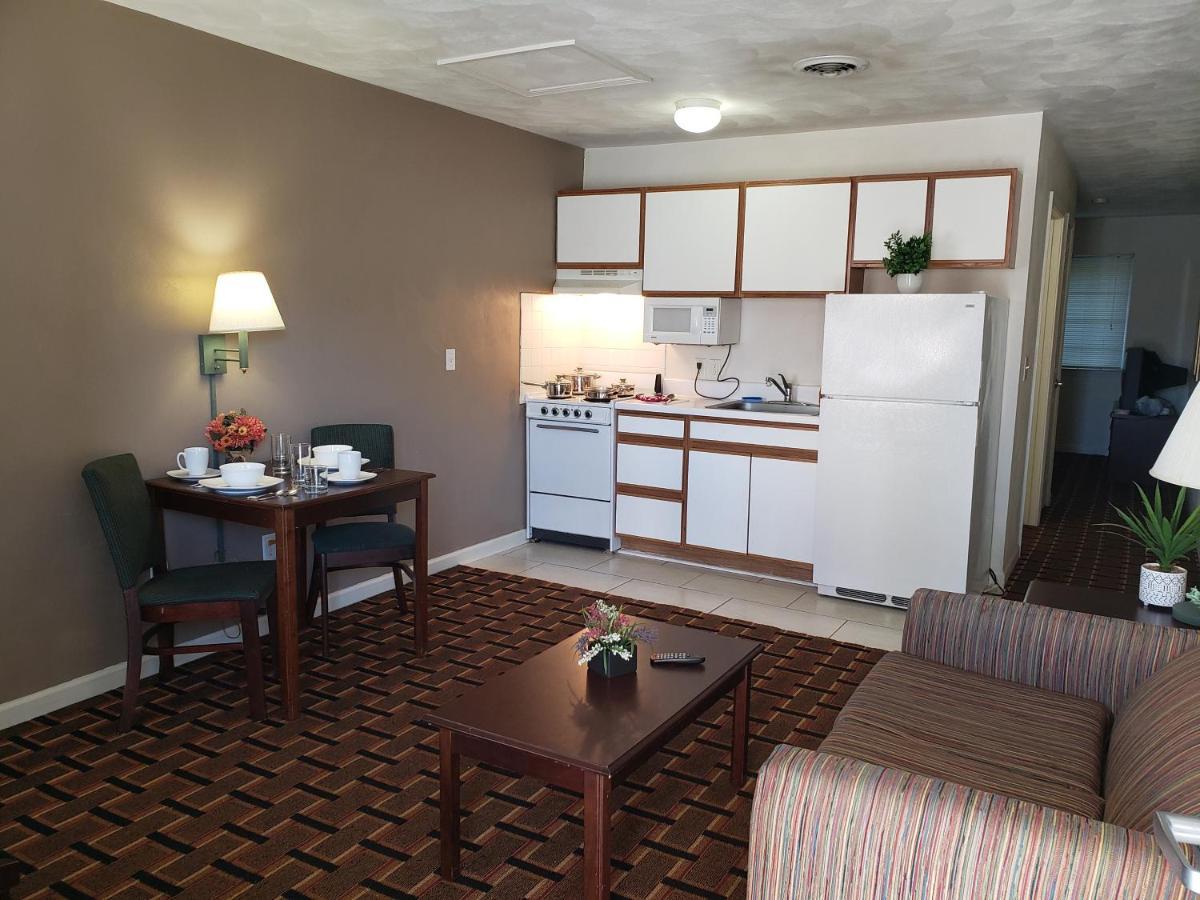 Affordable Suites Burlington Eksteriør billede